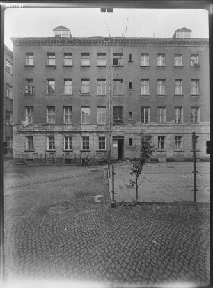 Leipzig-Zentrum, Inselstraße. Geschäftshaus. Hoffront (Teilansicht)