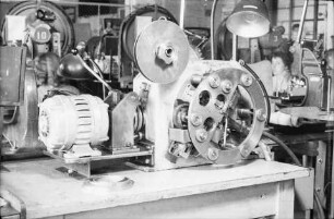 Nicht näher bezeichnete Maschine; Foto, 1953