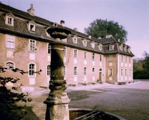 Weimar. Brunnen vor dem Haus der Frau von Stein