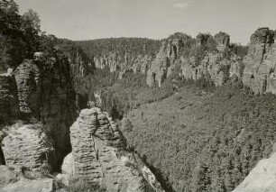 Sächsische Schweiz. Der Wehlgrund bei Rathen, von Südosten gesehen