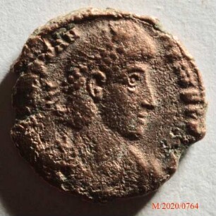 Römische Münze, Nominal Centenionalis, Prägeherr Constantius II., Prägeort nicht bestimmbar, Original