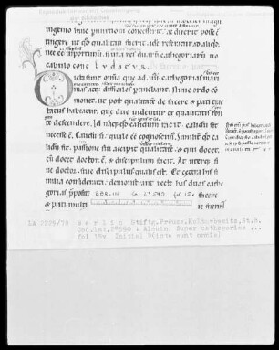Psalter Augustinus, Categoriae decem ex Aristotele decerptae — Initiale D (icta sunt omnia), Folio 15 verso