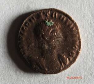 Römische Münze, Nominal Follis, Prägeherr Constantinus I. für Constantinus II., Prägeort Trier, Original