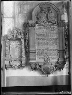 Heidelberg Peterskirche Grabstein links Marcus zum Lamm (gestorben 1606), rechts Johann Christoph Zwengel (gestorben 1722) und Ehefrau Anna Barbara geborene Müller (gestorben 1725)
