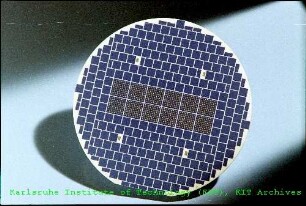 Verbau einer optischen Schaltmatrix des Instituts für Mikrostrukturtechnik (IMT)