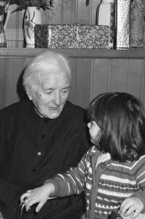 100. Geburtstag der Bewohnerin im Alters- und Pflegeheim "Parkschlössle" Elisabeth Reuter