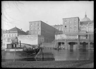 Palast Barberini, Wasserseite
