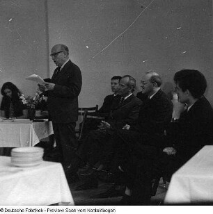 Kreuzkirche, Orgel, Spieltisch, Pfeifenwerk. Kreuzchor unter Leitung von Martin Flämig ab 1971. Hofkirche, Orgel von Silbermann, vollendet von Hildebrandt