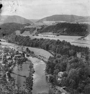 Saalfeld, Wetzelstein : Saalfeld. Saaletal mit Schloss Wetzelstein (rechts)
