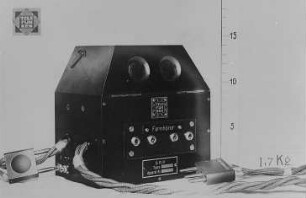 Vierfach-Niederfrequenzverstärker von Telefunken : Technikgeschichte | Physik | Elektrizität | Drahtlose Telegraphie und Telephonie