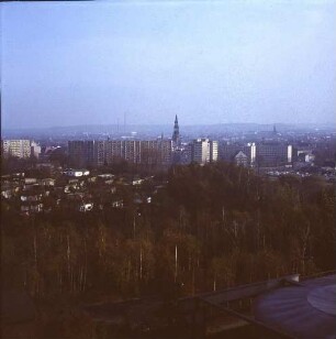 Zwickau. Blick gegen Stadtzentrum und Turm der Marienkirche