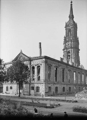 Dresden-Neustadt. Dreikönigskirche. Gesamtansicht der Ruine von der Hauptstraße von Nordosten