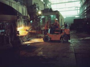 Arbeiter im Edelstahlwerk Freital
