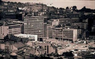 Hamburg: Blick von der Michaeliskirche auf Axel Springer-Verlagshaus
