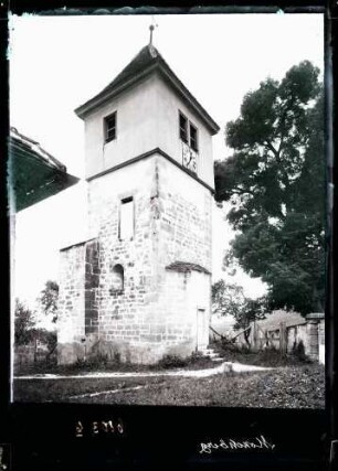 Kirchturm von drei verschiedenen Seiten, romanisch