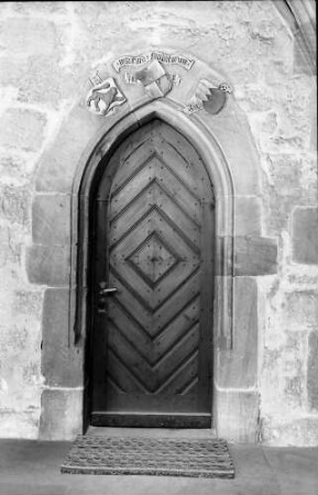 Alpirsbach: Kloster Alpirsbach, Tor im Kreuzgang mit Gründerwappen (Hausach-Zollern-Sulz)
