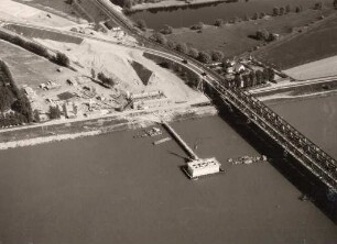 Luftbildaufnahmen von Karlsruhe. Knielingen/Raffinerien - Bau der neuen Rheinbrücke bei Maxau