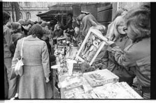 Kleinbildnegativ: Solidaritätsbasar, Spandau, 1976