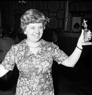 Verein Oldesloer Kegler e.V.: Kegel-Stadtmeisterschaft 1976: die Stadtmeisterin im Dameneinzelwettbewerb Edith Stapelfeld