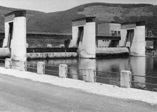 Staustufe Hirschhorn vom Unterwasser