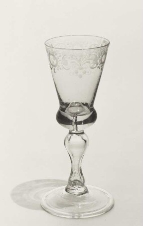 Kelchglas (mit Bordürendekor)