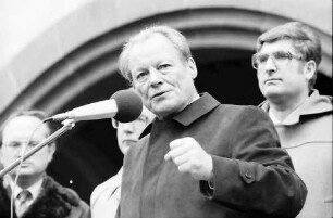 Freiburg: Wahlversammlung auf dem Rathausplatz, Willy Brandt