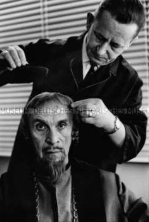 Serie: Deutschlands Emigranten - Ernst Deutsch in der Maske für den Shylock aus "Der Kaufmann von Venedig"