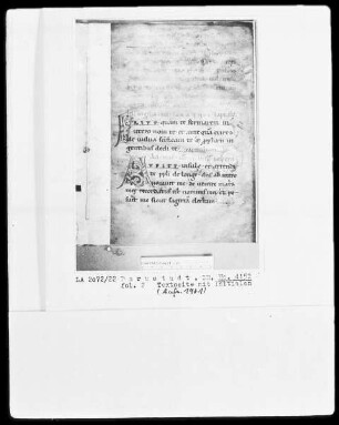 Fragment eines Liber Capitulorum — Initialen P(rius quam) und A(udite insulae), Folio 2recto