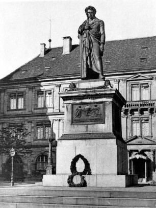 Schiller-Denkmal