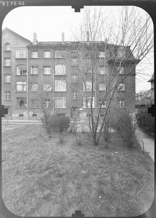 Dresden-Strehlen, Lenbachstraße. Wohnblock (A. 20. Jh.). Hoffront