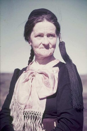 Reisefotos. Alte Frau in Tracht