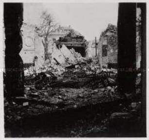 Berlin, Schloss Charlottenburg, Innenaufnahme vom Mittelschloß, Zerstörungen