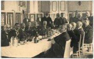 Gruppenfoto ehemaliger Kriegsteilnehmer