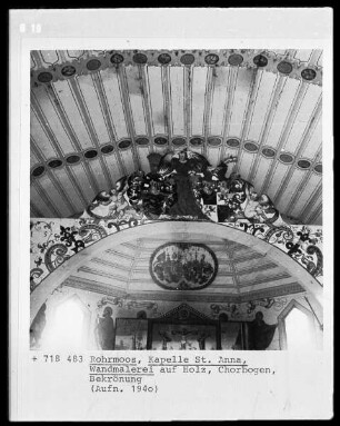 Allianzwappen des Erbauers der Kapelle, Reichserbtruchsess Jakob von Waldburg und seiner Gemahlin Johanna von Zimmern