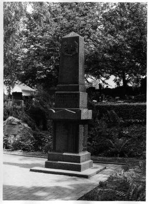 Kriegerdenkmal; Solms, Friedenstraße 5A