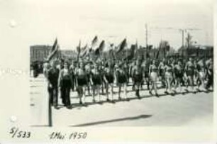 Sportler auf der Berliner Maidemonstration 1950