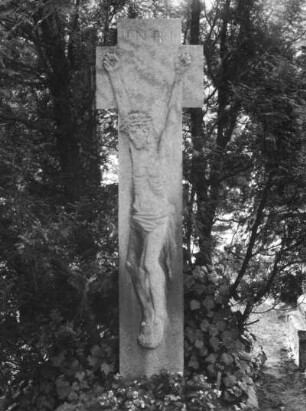 Grabkreuz eines Unbekannten : Grabkreuz eines Unbekannten. Stein. wohl 1. Drittel 20. Jh. Dresden-Johannstadt, Trinitatisfriedhof
