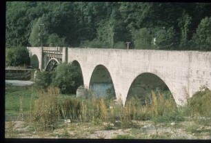 Kocherbrücke mit Einfahrsignal Bf. KUE aus Ri. TFO