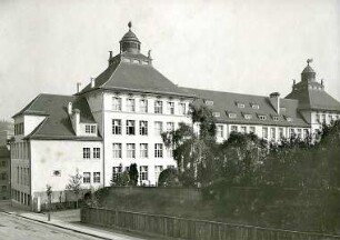 Fischer, Theodor; Stuttgart, Heusteigstr.; Sammelschulhaus - Straßenansicht