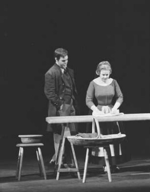 Szenenbilder aus "Fidelio", Oper in zwei Akten von Ludwig van Beethoven. Deutsche Oper Berlin, November 1962