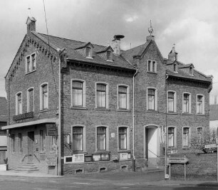 Ehem. Rathaus und Schule; Runkel, Römerstraße 7