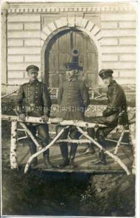 Soldaten vor einer Festung