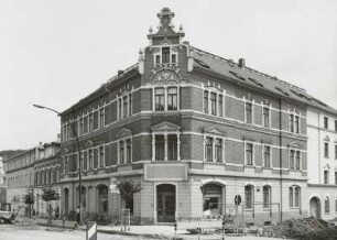 Olbernhau, Wohnhaus : Olbernhau. Wohn- und Geschäftshaus (um 1895), Bahnhofstraße 9/Ecke Goethestraße. Eckansicht