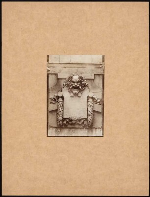 Stadttheater (auch: Opernhaus), Nürnberg: Fassadendetail Maske