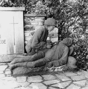 Kriegerdenkmal; Niedernhausen, Pfarrer-Anton-Thies-Platz 3