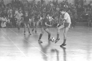 Hallen-Fußballturnier der Karlsruher Sonderschulen in der Carl-Benz-Halle um den von der Stadt Karlsruhe gestifteten Wanderpokal