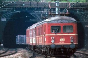 Stuttgart Bad Cannstatt Rosensteintunnel Ostportal Vorortgleis elTw 465 013