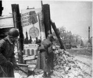 Sowjetische Soldaten in der Nähe des Belle-Alliance-Platzes