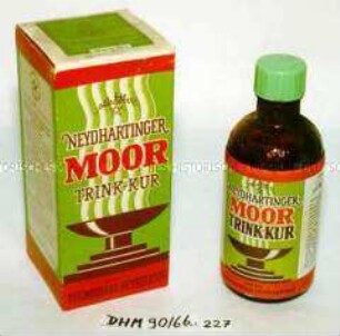 Flasche mit "Neydhartinger Moor Trink-Kur" in Originalverpackung