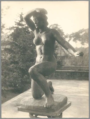 Große Kniende, 1935/36, Bronze